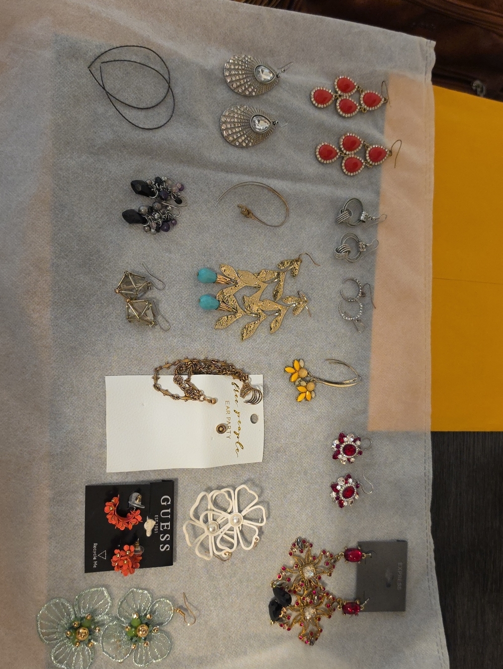 Mixed Women’s Jewelry Set - Assorted Colors